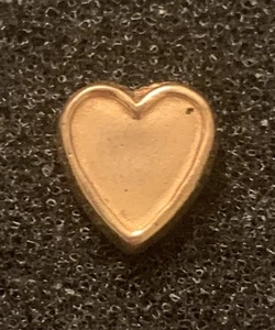 Vintage Heart Shaped Decorative Gold Tone Sewing Button - Picture 1 of 3