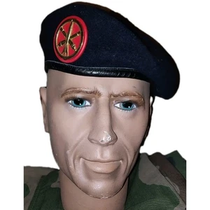 Béret de l'Artillerie avec son insigne et macaron taille 54 NEUF Armée Française - Picture 1 of 1