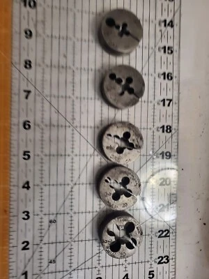 Lote de troqueles de herramientas Champion Lancaster PA herramienta de maquinista grifo similar EE. UU. Foto 1 de 4