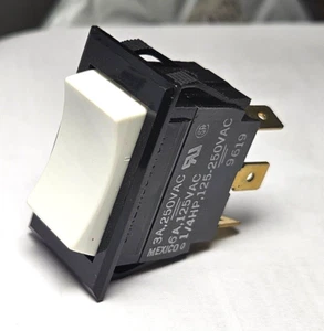 Onan 308-0768 Generator Start Stop Rocker Switch 3 prong - Bild 1 von 5