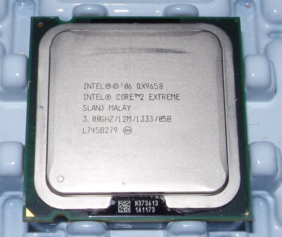 Procesador Intel Core 2 Extreme QX9650 3 GHz Quad-Core (BX80569QX9650) usado Foto 1 de 1