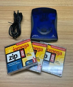 Iomega Zip Drive 250MB Externe USB, Couleur Bleu avec 3 Disques et Câble USB - Photo 1/2