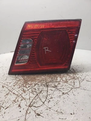 Tapa de luz trasera derecha pasajero montada para 03-06 MAGENTIS 1064893 Foto 1 de 4