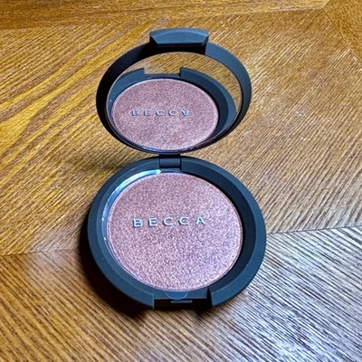BECCA SHIMMERING SKIN PERFECTOR RUBOR LUMINOSO "COBRE RUBOR" Foto 1 de 3