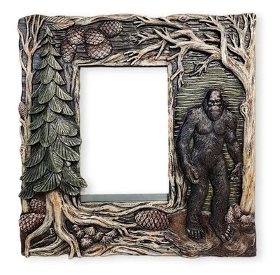 Marco de fotos Bigfoot de 10" - Marco de fotos novedoso para fanáticos Bigfoot - Montaña con... Foto 1 de 2