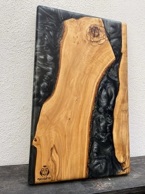 Tagliere in legno di Ulivo e resina Epossidica 51x25x3cm - Immagine 1 di 4