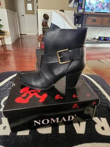 Women's Boots Size 7 - Picture 1 of 4