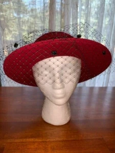 VINTAGE LANCASTER MADE IN USA RED WOOL FABINI NETTING - Picture 1 of 11
