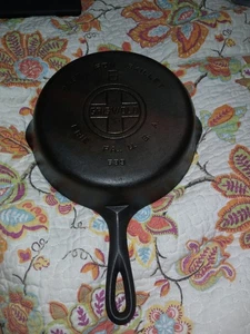 Antique Griswold #6 - 699 Cast Iron Skillet Large Block Logo Sits Flat "Read" - Picture 1 of 12