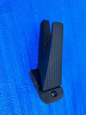 Volvo XC90 2016-2024 pedal de gasolina acelerador de viaje sensor OEM 32269124 Foto 1 de 4