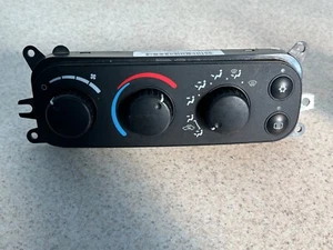 Dodge Ram 1500 2500 2003-2005 calefacción aire acondicionado control de clima temperatura OEM - Imagen 1 de 3
