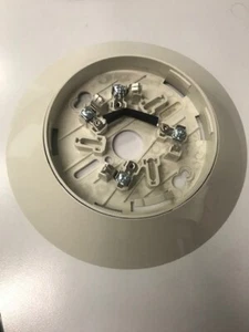 EST EDWARDS TECHNOLOGY SIGA-SB4 SIGA SB4 DETECTOR BASE FREE SHIPPING !!! - Picture 1 of 1