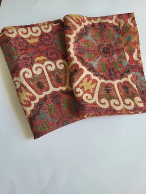 JUEGO DE 2 FUNDAS DE ALMOHADA REINA PERGAMINO MEDALLÓN MADERA SUZANI GRANERO CERÁMICA ROJO/AZUL Foto 1 de 4