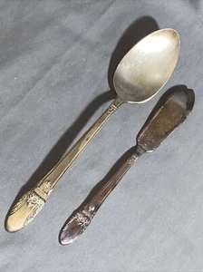 1847 ROGERS BROS FIRST LOVE 8 3/8" LARGE SPOON AND BUTTER KNIFE SPREADER - Picture 1 of 4