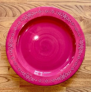 TARGET GLOBAL HOME~FOUR'S GIFT~14" ROUND SERVING PLATTER~DEEP ROSE~NEW~TAGS - Picture 1 of 3