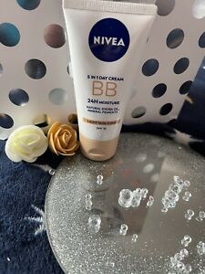 NIVEA Daily Essentials BB Cream 5-in-1 Beautifying Moisturiser Light 50 ml Spf15