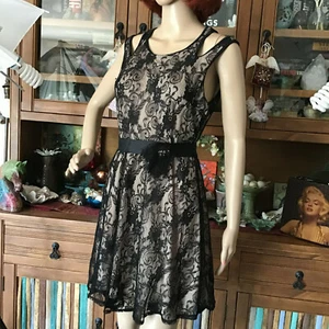 JUNIORS CITY TRIANGLES LITTLE BLACK LACE DRESS OVER BEIGE 13 SEXY PROM - Picture 1 of 10