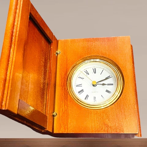 Vintage  Wooden Quartz Desk Clock With Picture Frame And Wooden Box. Vintage 90s Cover