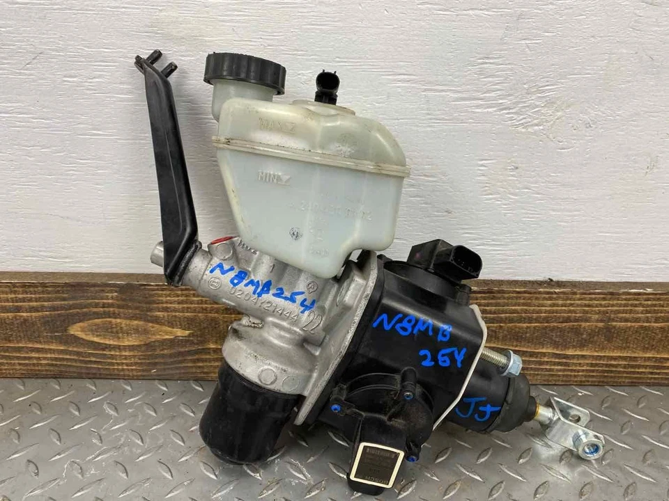 Maybach 57 62 2008 cilindro de freno maestro motor de accionamiento OEM A2404300012 Foto 1 de 4