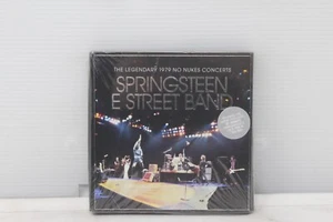 The Legendary 1979 No Nukes Concerts (2CD + Blu-Ray) - NEW (Seal damage) - Picture 1 of 3