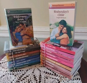 Lot of 19 Harlequin Romance Series Vintage Books 1980s Paperback ~ VERY NICE!! - Bild 1 von 3