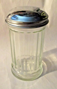 Distributore di zucchero con coperchio ribaltabile beccuccio versatore cupola inox superiore vetro scanalato diner nuovo - Foto 1 di 10