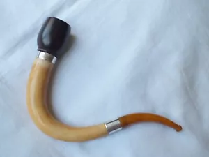 Here we have a gorgeous, antique meerschaum pipe formed with a slim, curved stem - Picture 1 of 5