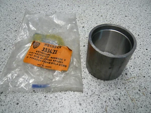 Peugeot J7 Abstandhalter / Entretoise 3334.21 - Bild 1 von 3