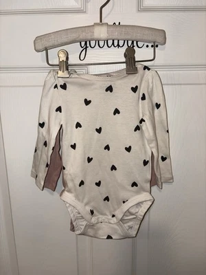 2 trajes H&M púrpura a granel/blanco corazones y malva manga larga 1 pieza - talla 6M - nuevos con etiquetas Foto 1 de 3