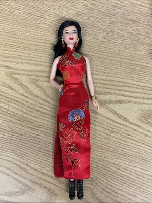 Barbie Passaporte China Bonecas do Mundo Coleção Etiqueta Rosa Panda 2011 - Imagem 1 de 4