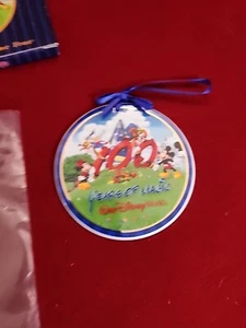 Walt Disney World 100 Years of Magic Character Christmas Tree Holiday Ornament - Imagen 1 de 4