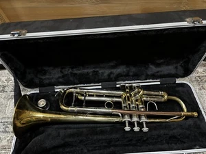 Bach TR500 Trumpet w Case - Picture 1 of 19