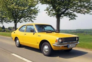 1971 Toyota Corolla - Promotional Photo Magnet - Picture 1 of 2