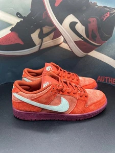Size 10 - Nike Dunk SB Low Mystic Red - Picture 1 of 8