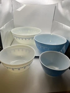 4 ciotole di miscelazione nido Cenerentola fiocco di neve ghirlanda blu Pyrex 404,403,402,401 - Foto 1 di 18