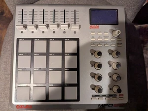 Akai Professional MPD24 - Used - Picture 1 of 4