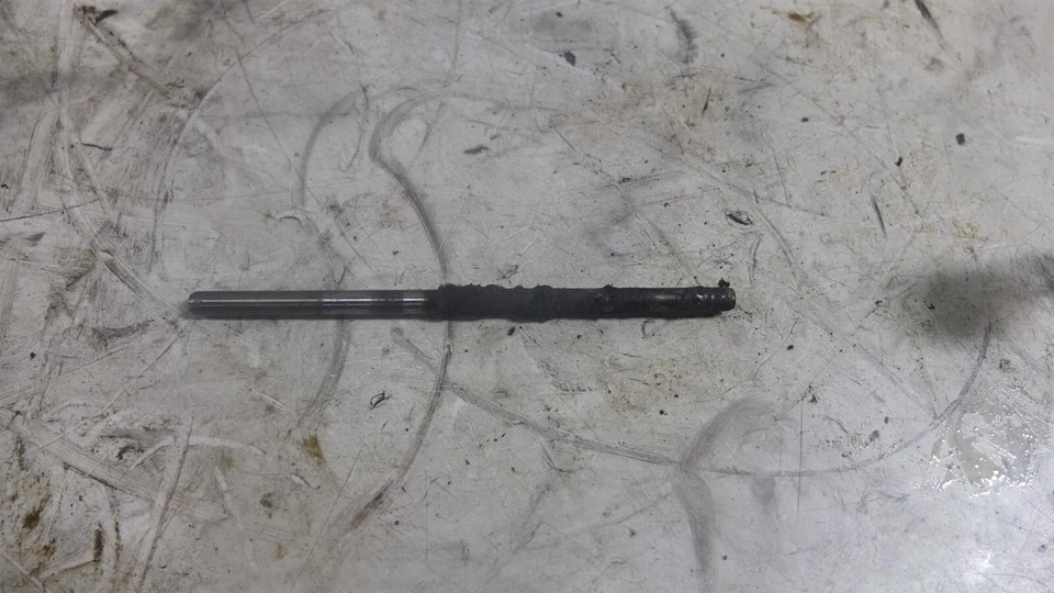 07 Suzuki GSF1250 GSF 1250 S Bandit Clutch Pushrod Push Rod  - Imagem 1 de 1