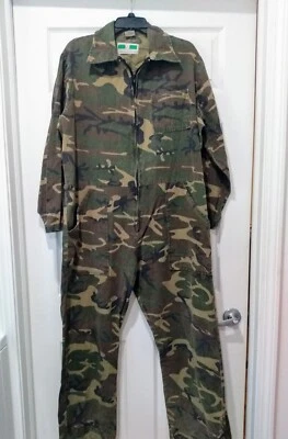 Vintage Game Winner Camouflage Coveralls Men's L Large Jumpsuit Hunting Camo - Image 1 of 4