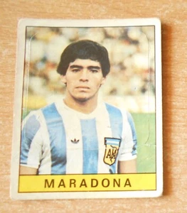 ED. PANINI FIGURINA CALCIATORI 1979-80 ROOKIE MARADONA CON VELINA ORIGINALE !!!! - Foto 1 di 2