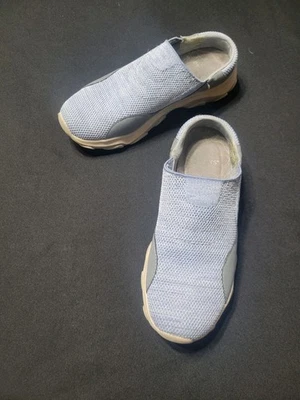 Tamancos femininos Earth Origins aço azul talin sapatos slip on mules tamanho 7M cinza macio - Imagem 1 de 4