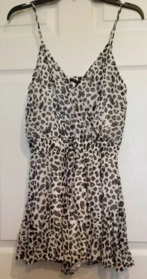 Mameluco Corto THREE PINK HEARTS Blanco y Negro Estampado Animal Juniors Talla M - NUEVO Foto 1 de 4