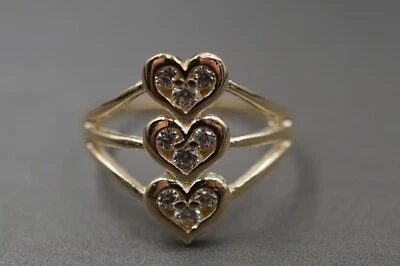 10K Solid Yellow Gold Beautiful Fancy Three Heart CZ Band Ring. Size 7 - Image 1 of 4