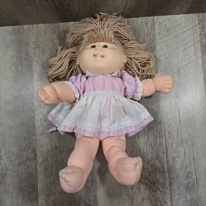 Muñeca Cabbage Patch 1990 vintage firmada Xavier Roberts Hasbro Inc pelo castaño ojos - Imagen 1 de 6
