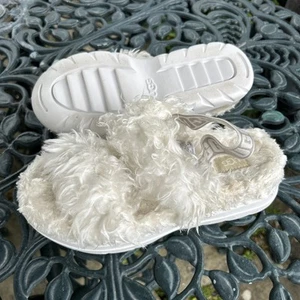 UGG Fluff Sugar White Slide Slipper Riemchen Sandale US 8 / EU 39 / UK 6 - Bild 1 von 9