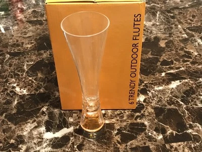 VEUVE CLICQUOT PONSARDIN VCP CHAMPANHE AO AR LIVRE FLAUTAS DA MODA ACRÍLICO QUANTIDADE. SEIS - Imagem 1 de 4