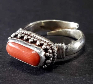 Banda de anillo tibetano de piedra de coral largo ajustable de plata esterlina 925 hecha a mano Nepal - Imagen 1 de 2