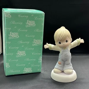 Precious Moments 2004, "I Love You This Much Boy #4001673" with Box - Picture 1 of 3