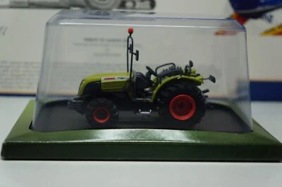 HATCHETTE / UH - 2004 CLAAS NECTIS 257F - GREEN - 1/43 scale model TRACTOR - Image 1 of 4