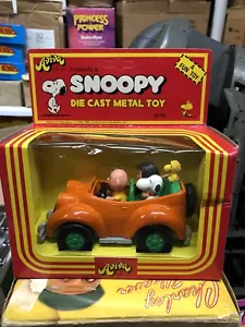 Aviva Toys Peanuts Snoopy's Family Car diecast new old stock MIB case fresh - Picture 1 of 3