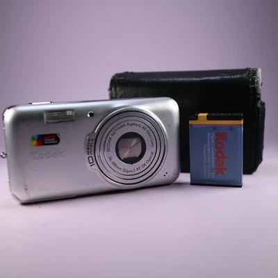 Kodak Digital Camera EasyShare V1003 10.1MP Silver Tested - Image 1 of 4